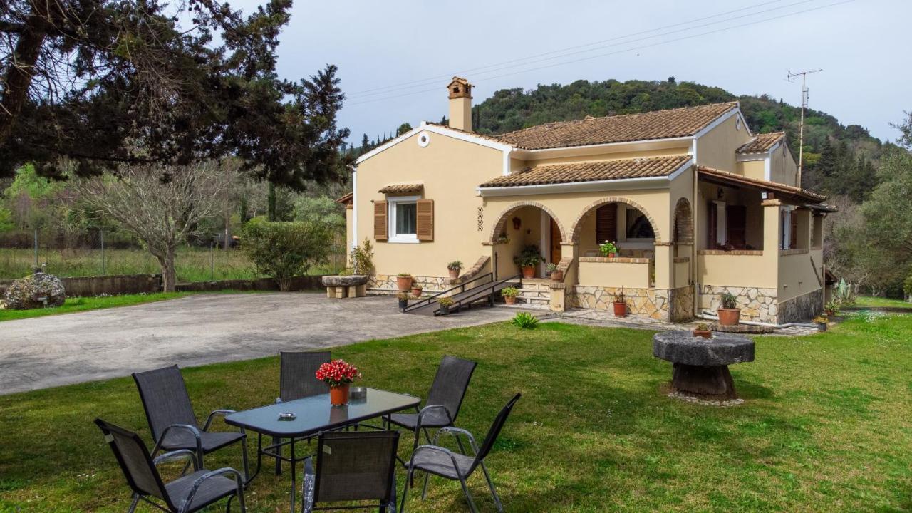 Villa Haris Gazatika Екстер'єр фото